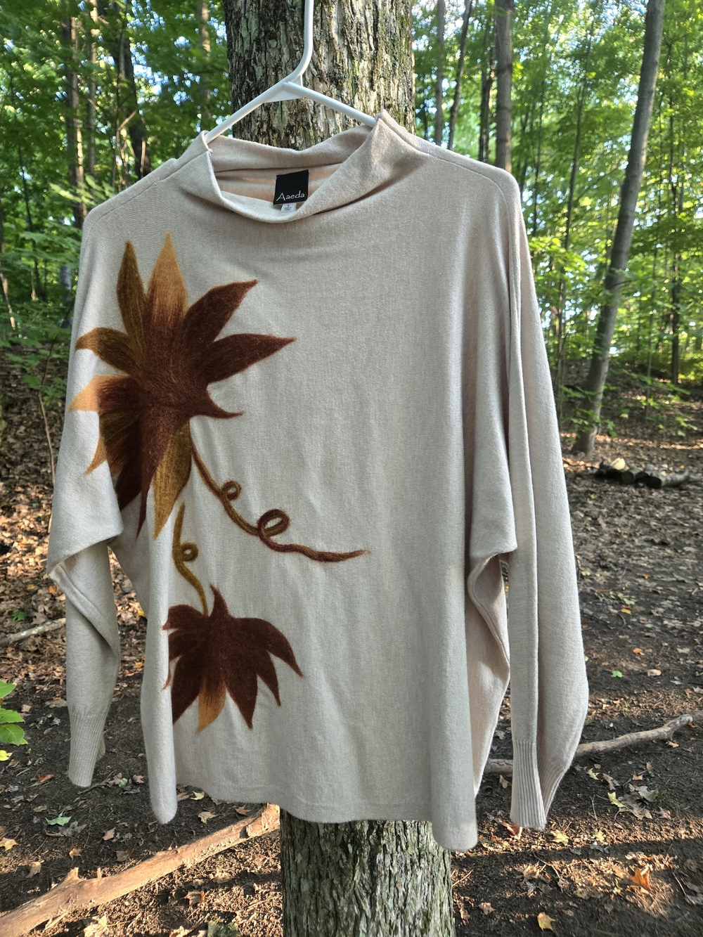 Aaeda Women's Beige Crewneck Sweater with Autumn Floral Detail